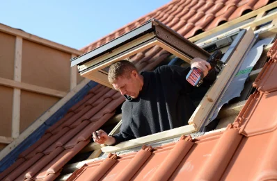 Pose de fenêtres de toit Velux à Château-Verdun